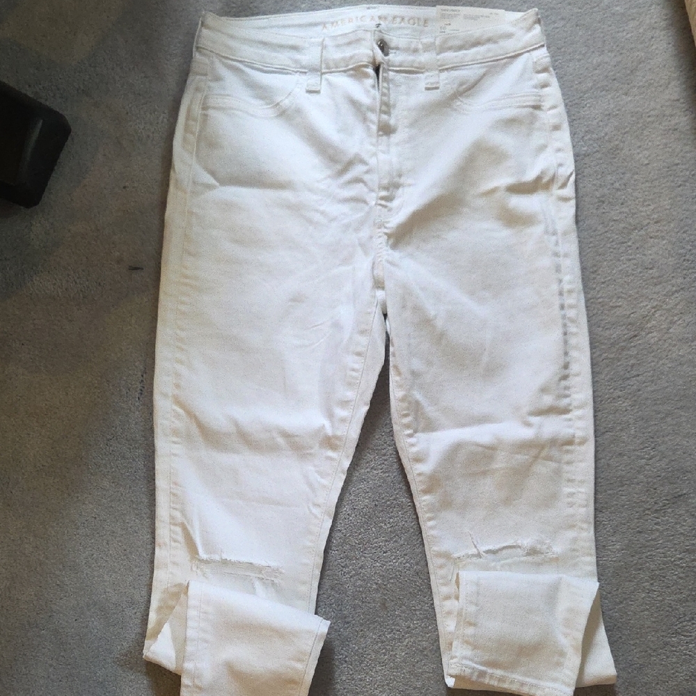 American Eagle Outfitters White Cropped Ankle Jeans